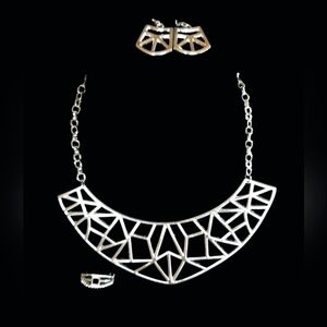 NWT Set Necklace with Earrings & Stretchable Ring in Silver tone